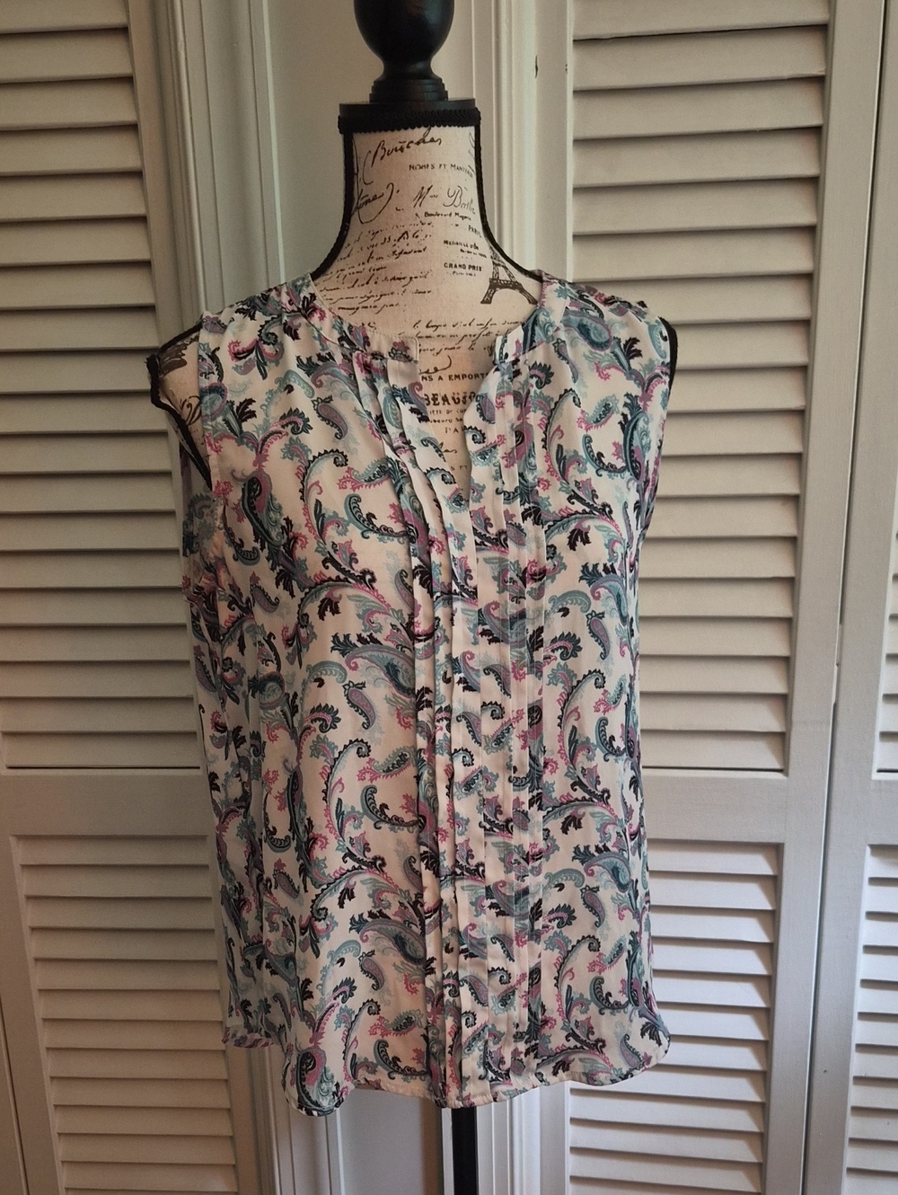 Sleeveless Paisley Print Women’s Top - White with Teal & Pink